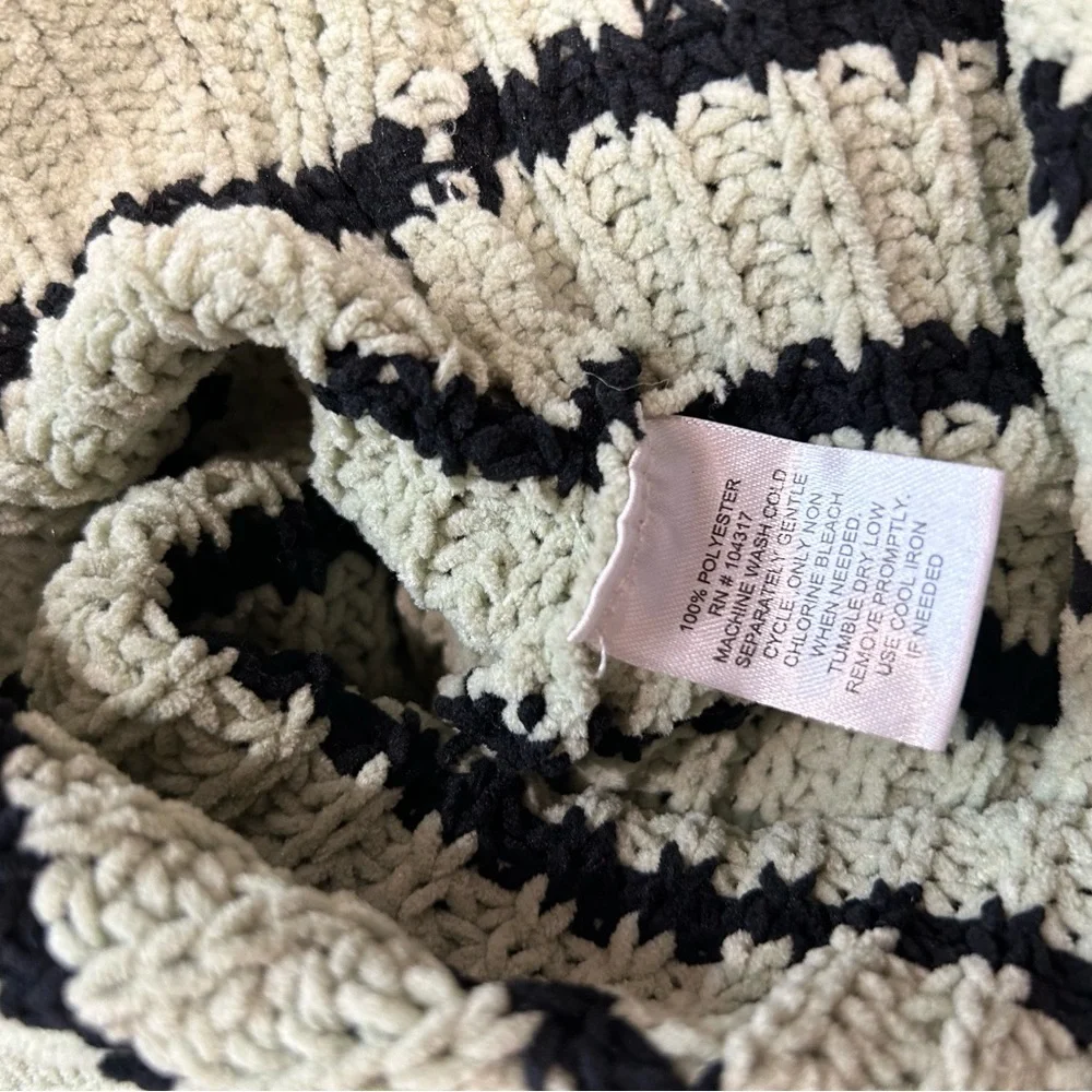 Derick‎ Heart stripped sweater large sage green